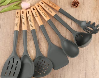 Personalized Silicone Kitchen Utensil Set with Wooden Handles 7-Piece Beech Wood Silicone Cooking Tools Spatula Ladle Set for Home Kitchen