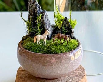 Paisaje vivo en miniatura con caballos – Terrario de musgo de 5 cm