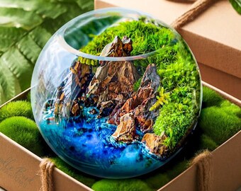 Luxury Lagoon Terrarium: Handcrafted Miniature Paradise — Ideal Gift for Nature Lovers