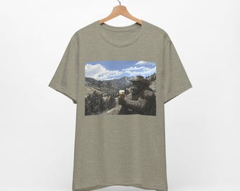 Bier zu trinken Western Big Foot T-Shirt, lustige Unisex Grafik T-Shirt, Sasquatch Liebhaber Geschenk, Einzigartiges Kurzarm Shirt, Neuheit Big Foot T-Shirt,