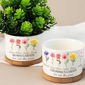 Personalized Grandma's Garden Birth Month Flower Pot, Custom Plant Pot, Personalized Gifts for Mom, Grandma Garden Gifts, Mother's Day Gifts