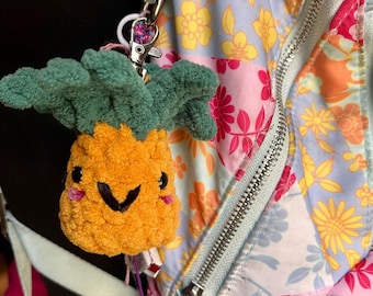 Llavero Piney la Piña, Accesorio para Bolso Hecho a Mano