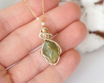 Raw Peridot Necklace, Peridot Pendant Necklace, August Birthstone Necklace, Expecting Mom Gift