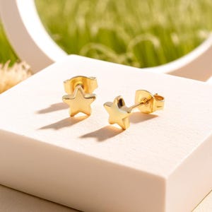 Cute Little Star Earrings in Yellow Gold Plating, Tiny and Dainty Design, Stainless Steel, Minimalist Design, Perfect Women's Jewelry.