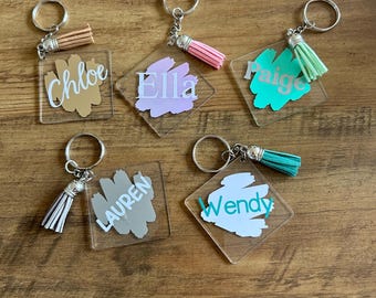 Gepersonaliseerde naamsleutelhanger met kwastje | voornaam | cadeau | heden | leraar | vrienden | familie | acryl | feest | kousenvuller |