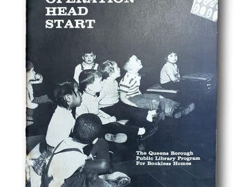Opuscolo del programma Head Start degli anni '60: Programma della biblioteca del Queens per le famiglie senza libri, materiale effimero di New York.