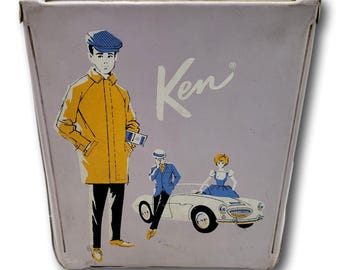 Custodia vuota per bambola Ken vintage del 1962 con 2 scatole accessori.