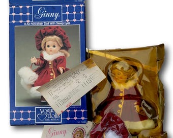Bambola Vogue Ginny del 1986: porcellana, cappotto di velluto rosso, scatola originale