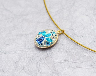 ミントブルー - スワロフスキークリスタル＆クレイペンダント - ヴィンテージアクアマリン、モンタナサファイア、クリアクリスタル付きOOAK