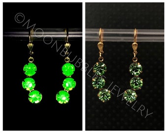 Vintage Uranium Glass rhinestone earrings Swarovski crystal peridot glows ultraviolet black light Vaseline glass jewelry plus mini uv light