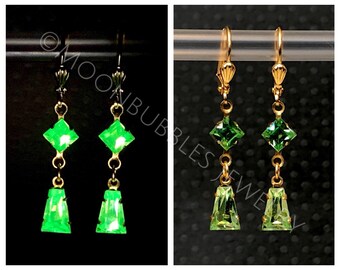 Vintage Uranium Glass rhinestone earrings in crystal peridot glows geometric black light Vaseline glass jewelry plus mini uv light