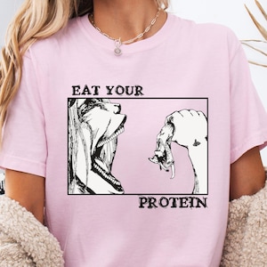 Comfort Colors®, Ät ditt protein-animeskjorta, Attack on Titan-skjorta, animeskjorta, gymskjorta, grafisk t-shirt, animepresent