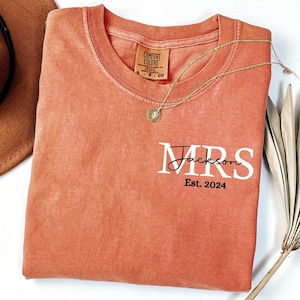 Custom Mrs & Mr Comfort Colors® Shirt With Family Name, Personalized Engagement Tshirt, Wedding Bride Groom Tee, Wifey Hubby Newlywed Gifts