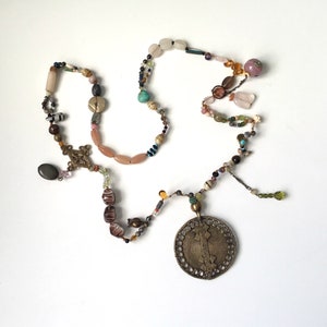 Collana lunga Mala con perle antiche