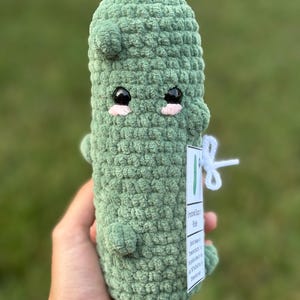 Peluche de pepinillo hecho a mano con apoyo emocional imagen 3