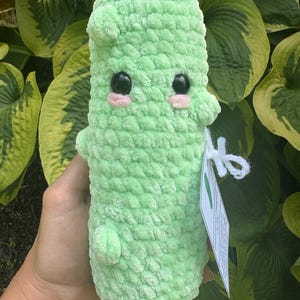 Peluche de pepinillo hecho a mano con apoyo emocional imagen 6