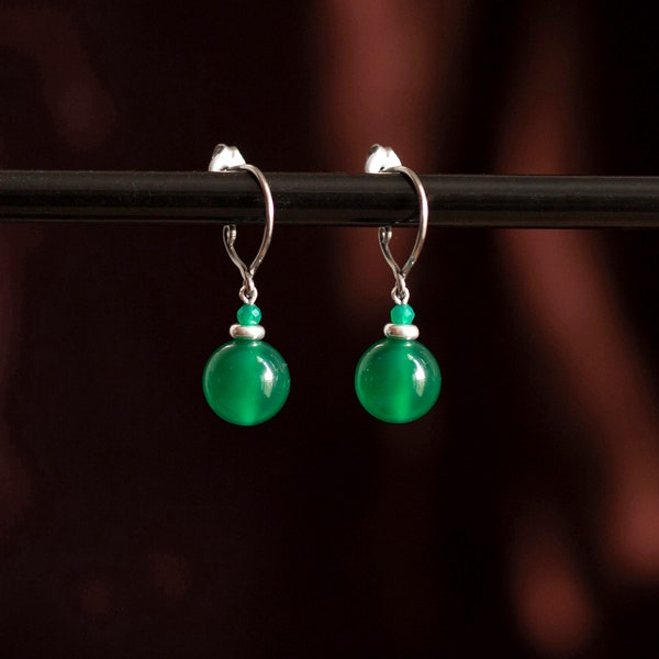 Petites boucles pendantes en titane pur et perles d'agate verte - Boucles d'oreilles hypoallergéniques sans nickel - Fermoirs en titane pur