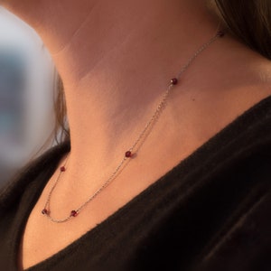 RAS minimalistischen Halskette Hals - Kette feine Chirurgenstahl und Granat Perlen, feine Halskette und Steinen