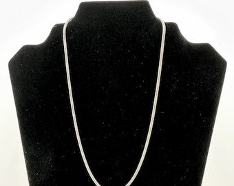 Silver Tone Snake Chain Necklace: Minimalist Unisex Style