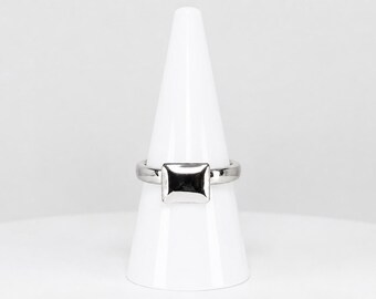 Minimalist Silver Tone Pyramid Solitaire Ring Size 7 | Modern Geometric Statement Ring | Contemporary Fashion Jewelry