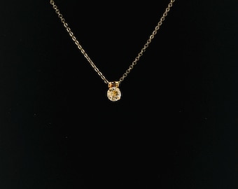 Simple Glass Solitaire Necklace – Timeless Crystal Pendant Jewelry