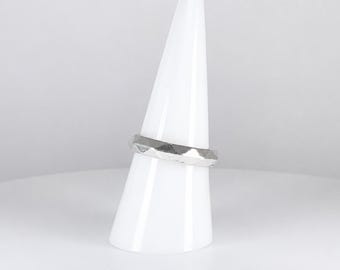 Silver Tone Geometric Faceted Band Ring Size 7.5 | Modern Minimalist Statement Ring | Unisex Jewelry | Pre-Owned