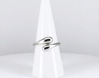 Vintage 1990s Silver Tone Bypass Teardrop Ring Adjustable Size 7 Open Wrap Minimalist Statement Ring