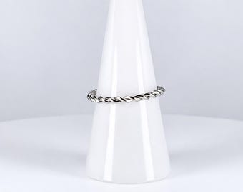 Silver Tone Twisted Rope Band Ring Size 7.5 | Minimalist Geometric Stack Ring | Everyday Fashion Jewelry