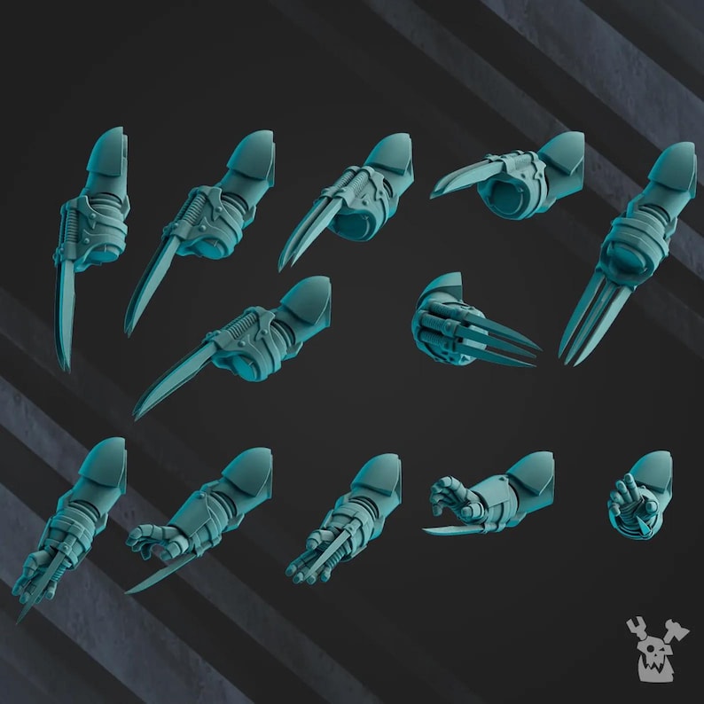 Op de afbeelding: Een set van 12 teal-kleurige plastic miniatuur robotarmen met scherpe klauwen. De armen zijn in verschillende poses, sommige met klauwen uitgeschoven en andere met klauwen ingetrokken.