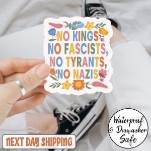 Adesivo "No Kings No Fascists No Tyrants No Nazis", Adesivo "No Kings Day", Adesivo "No Kings In America", Magnete per auto anti-Trump, Adesivo di protesta