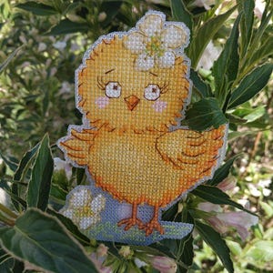 Floral Hen, Spring Chicken Cross Stitch Pattern PDF - Instant Download, Cute Farmhouse Bird, Chick Farm Animals, Cottagecore, Easter Flowers