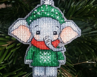 Cute christmas elephant cross stitch pattern PDF + saga digital download
