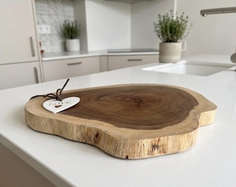 Preciosa tabla de servir de madera de acacia