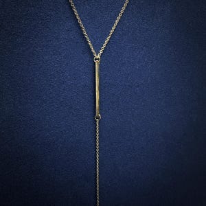Elegante minimalistische Y Halskette | Zierliche Vergoldete Lariat Halskette | Trendige Layering Halskette | Verstellbare Halskette in Y-Form | Lange Halskette