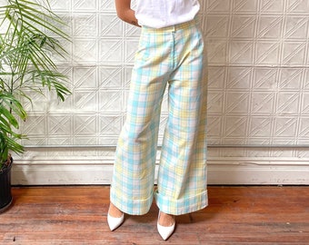 70s bell bottoms / pastel and white plaid bellbottom pants / 1970s wide leg flares / high rise slacks