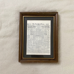 Peut inclure: Un article de journal vintage encadré du New York Times daté du 15 juin 1918. Le titre principal est "Allied to Be Prepared" et le sous-titre est "Japan's War Minister Says His Country Will Take Part in the War to the End".