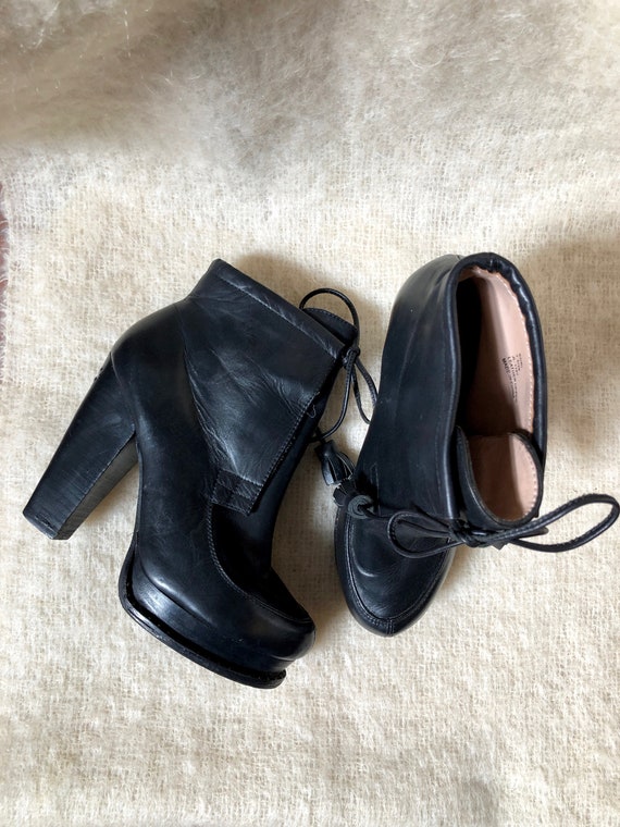 vintage DKNY boots / black leather chunky heel boo