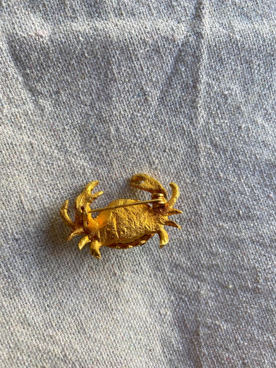 vintage gold crab aqua stone brooch / gold crab a… - image 3