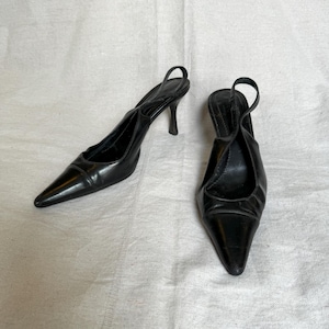 y2k Gucci heels black leather slingbacks / pointed toe kitten heel y2k shoes / y2k pumps