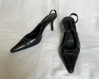 y2k Gucci heels black leather slingbacks / pointed toe kitten heel y2k shoes / y2k pumps