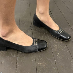 vintage black Ferragamo ballerina flat kitten toe / patent leather toe block heel flats