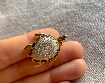 vintage gold rhinestone sea turtle brooch / Roman small tortoise lapel pin