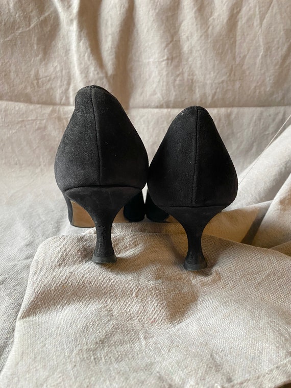 vintage Manolo Blahnik pumps / y2k kitten heel bl… - image 4