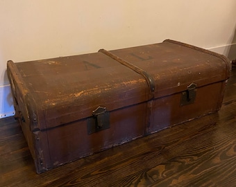 vintage trunk / antique steamer trunk BROOKLYN PICKUP ONLY