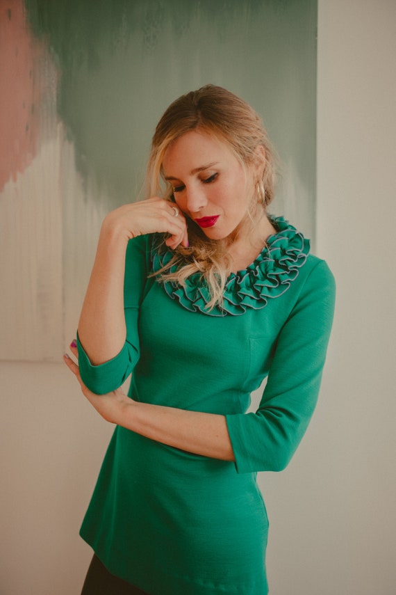 vintage 60s green go go dress / ruffle collar mod