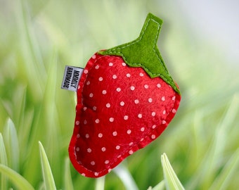 Juguete de hierba gatera de fresa: juguete de fieltro hecho a mano para gatos con forma de fruta