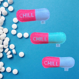 Chill Pill Catnip Toy, Funny Gift, Cartoon Drugs Cat Toy, Cute Meds Felt Cat Toy, Ready to Ship, Medicine Cat Toy, Unisex Gift