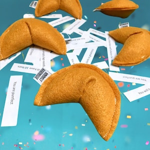 Fortune Cookie Katzenminze Spielzeug, Lebensmittel Themen Katzenspielzeug, chinesisches Essen Filz Katzenminze Spielzeug, Snack Katzenspielzeug, lustiges Geschenk, Unisex, Versandfertig