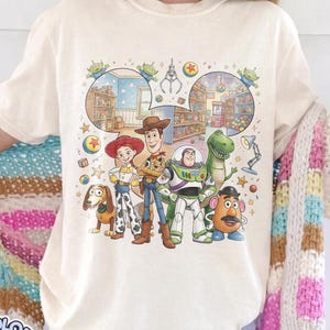 Camiseta vintage "Tienes un amigo en mí", camiseta Disney Toy Story Comfort Colors, camiseta de Woody, Buzz y sus amigos, camiseta de vacaciones familiares en Disneyworld