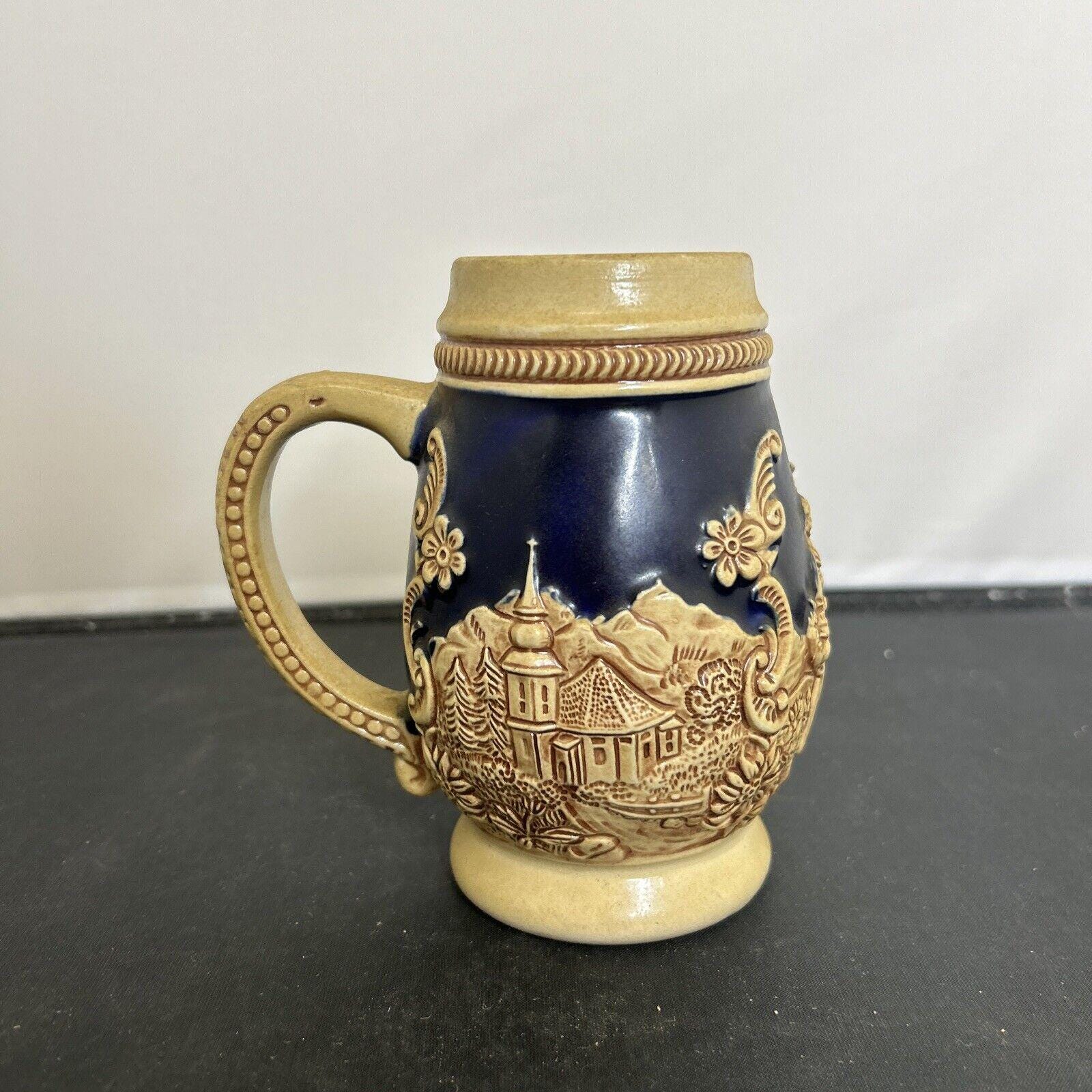 ANCIENNE CHOPE A BIÈRE DE COLLECTION Motif en Relief En Grès Vintage